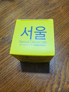 Yellow Women’s Skincare Mask